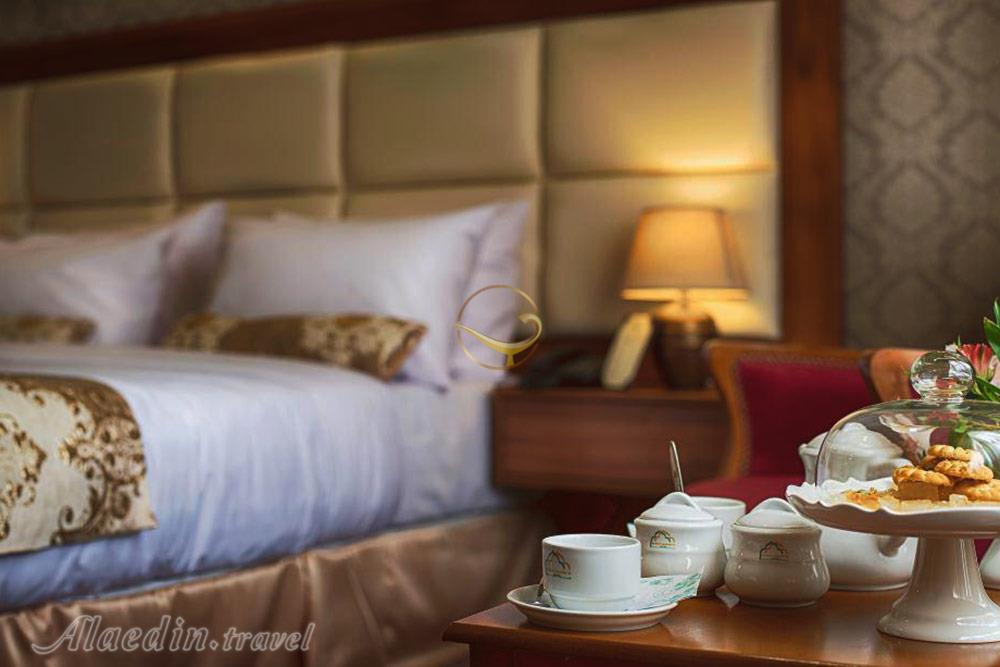 اتاق دبل هتل سه ستاره بین الحرمین شیراز | علاءالدین تراول