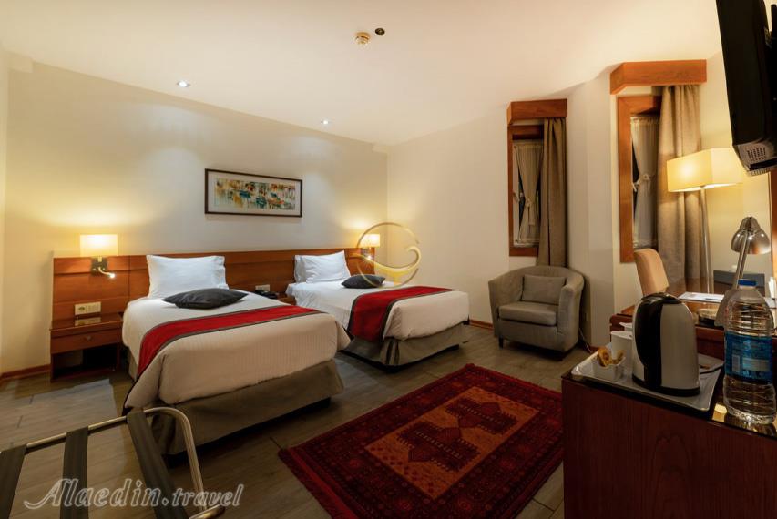 هتل الیزه شیراز | علاءالدین تراول