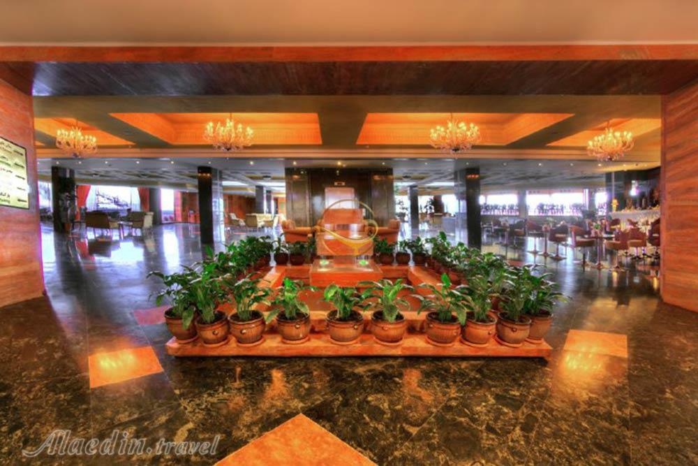 هتل بزرگ شیراز | علاءالدین تراول