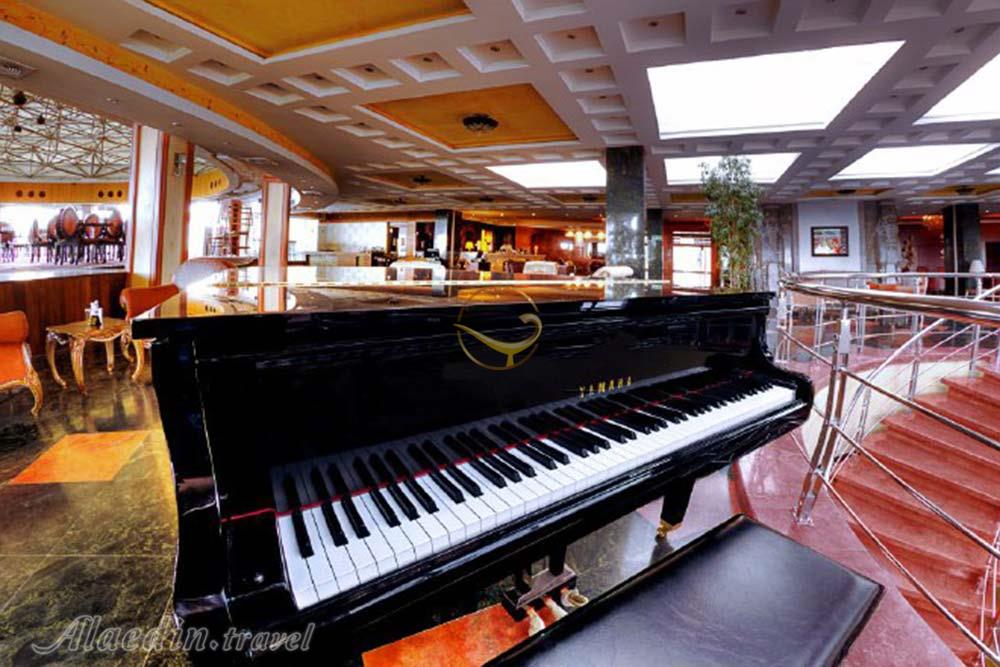 هتل بزرگ شیراز | علاءالدین تراول