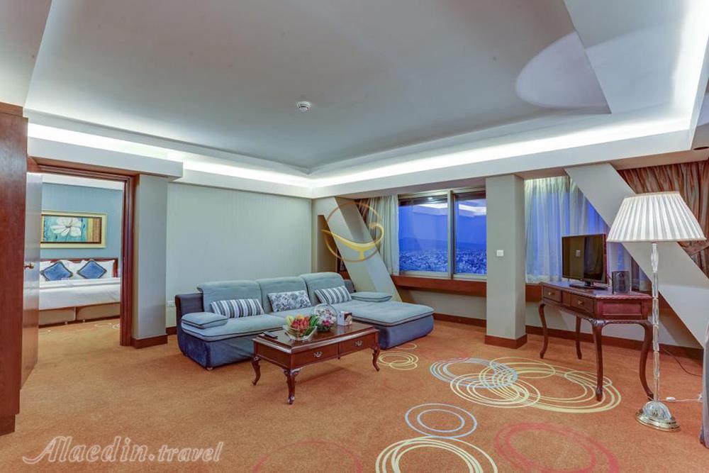 هتل بزرگ شیراز | علاءالدین تراول