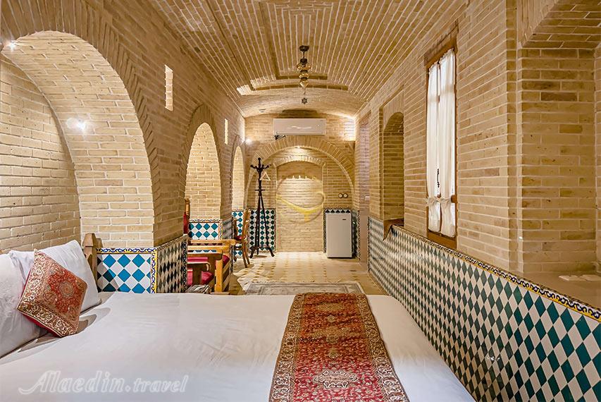 بوتیک هتل ایرانمهر شیراز | علاالدین تراول