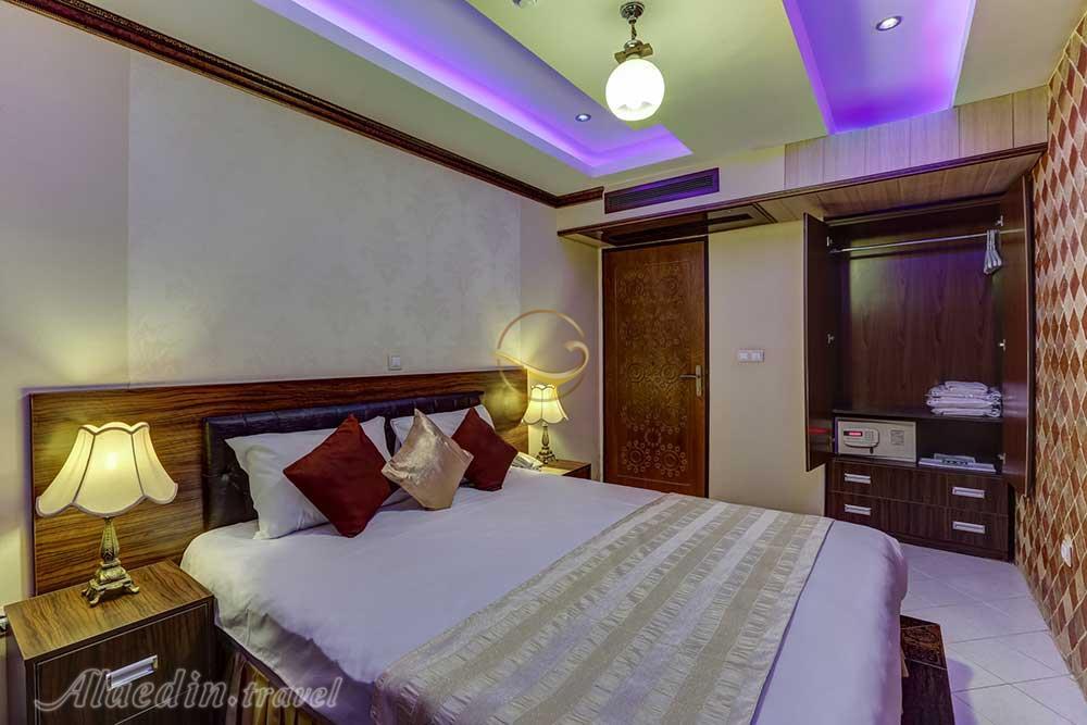 سوئیت دو تخته هتل 4 ستاره کریم خان شیراز | علاءالدین تراول