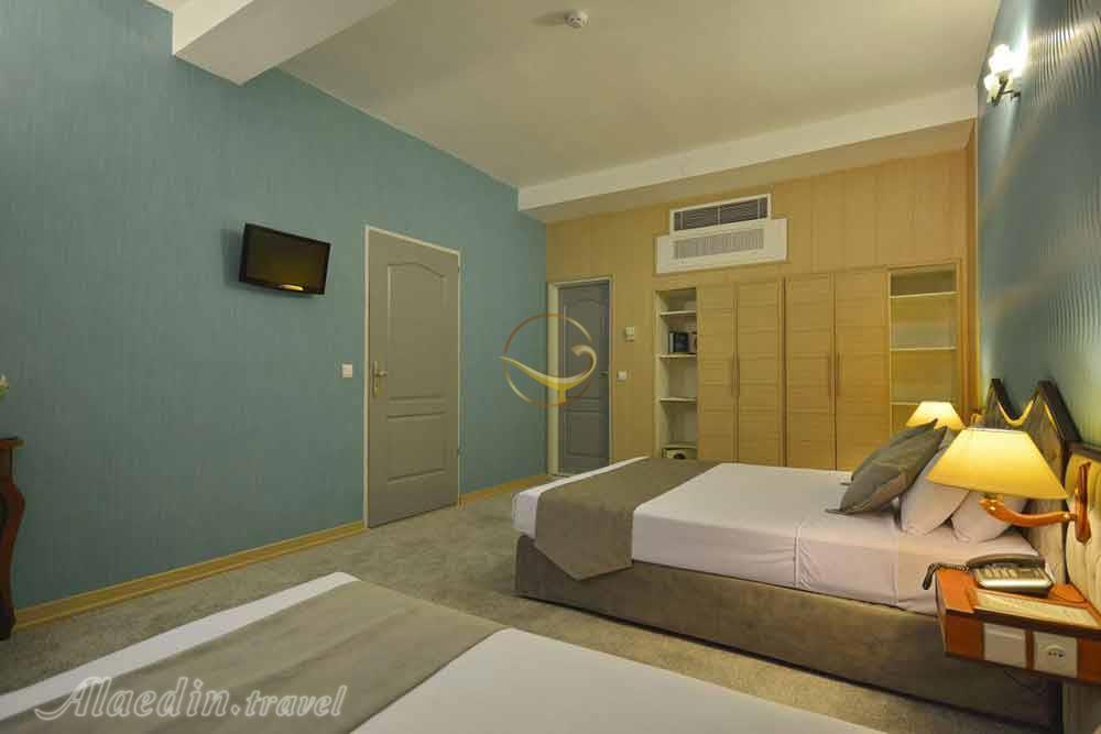 اتاق دوتخته دبل هتل پارک 4 ستاره سعدی شیرازرستوران هتل 4 ستاره پارسه شیراز | علاءالدین تراول