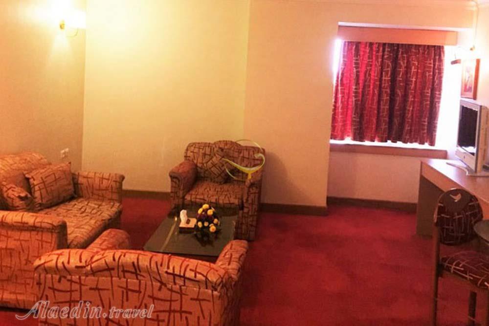 فضای نشیمن هتل 5 ستاره پارس شیراز | علاءالدین تراول