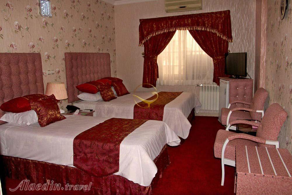 اتاق سه تخته هتل 4 ستاره پارسه شیراز | علاءالدین تراول