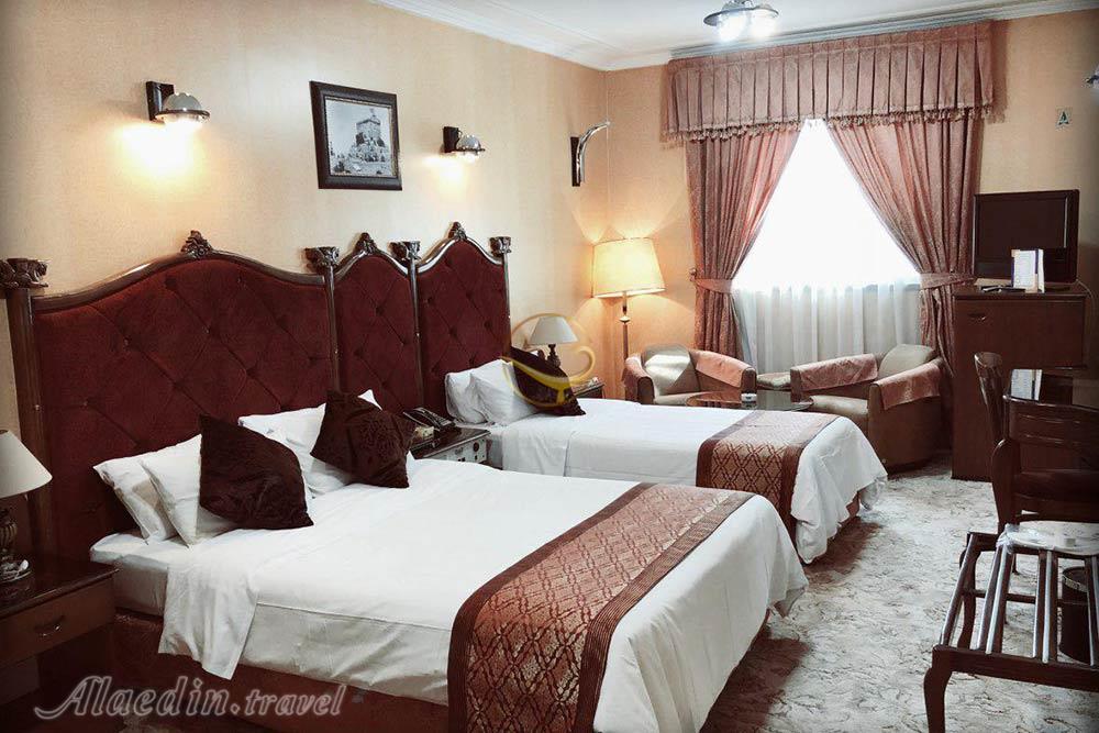 اتاق سه تخته هتل پرسپولیس شیراز | علاءالدین تراول