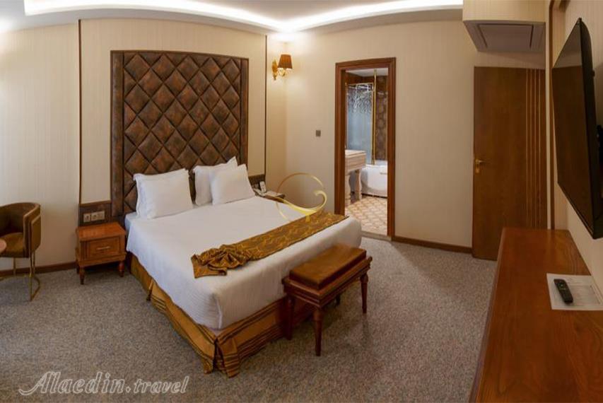 هتل بزرگ رز شیراز | علاالدین تراول