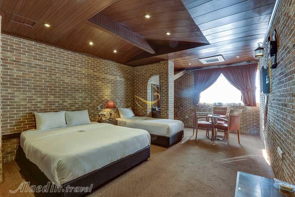 سوئیت سه نفره هتل 4 ستاره ستارگان شیراز | علاءالدین تراول