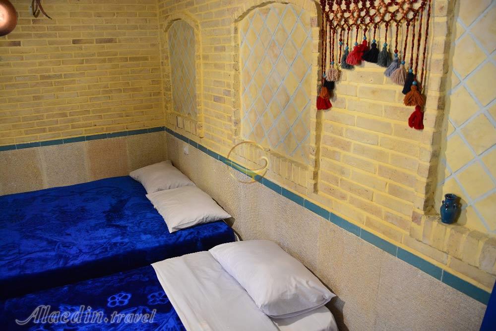 عکس های اقامتگاه بومگردی عمارت هفت رنگ شیراز