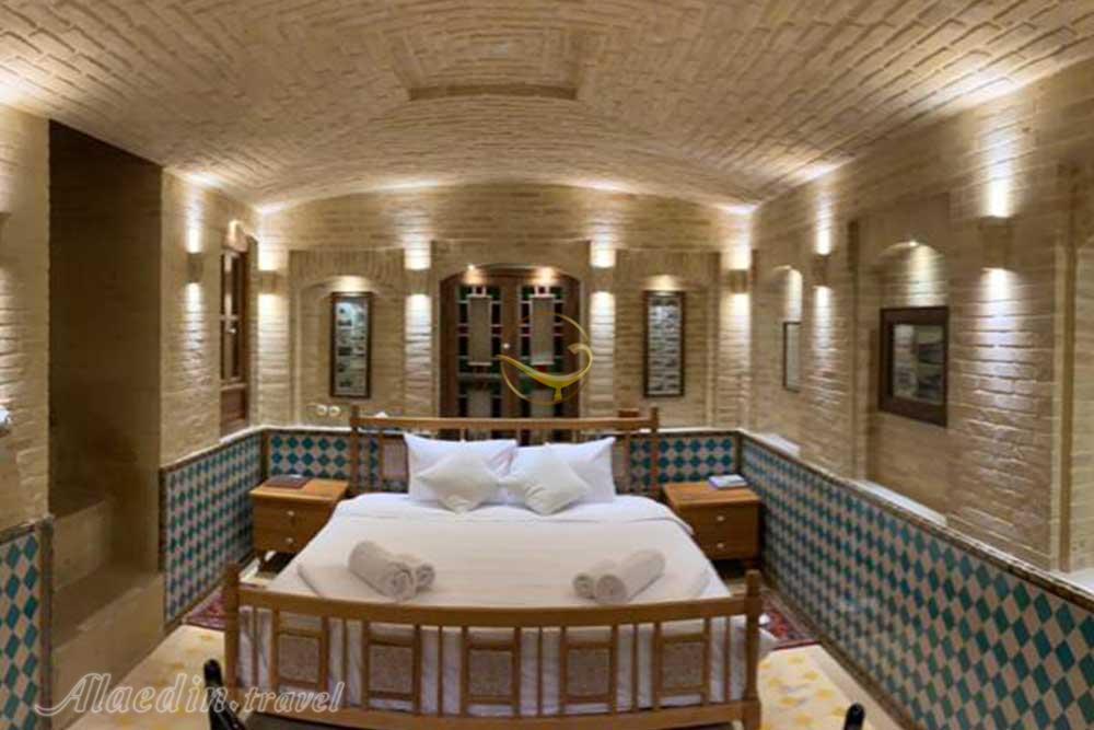 اقامتگاه خانه شیرازی | علاءالدین تراول