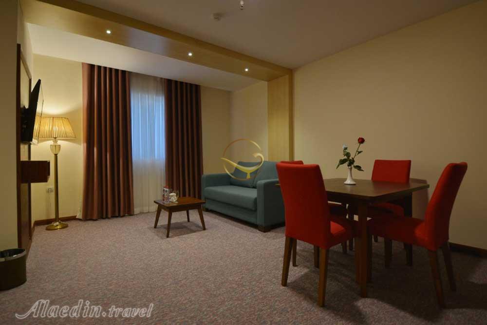 هتل 3 ستاره شیرازیس شیراز