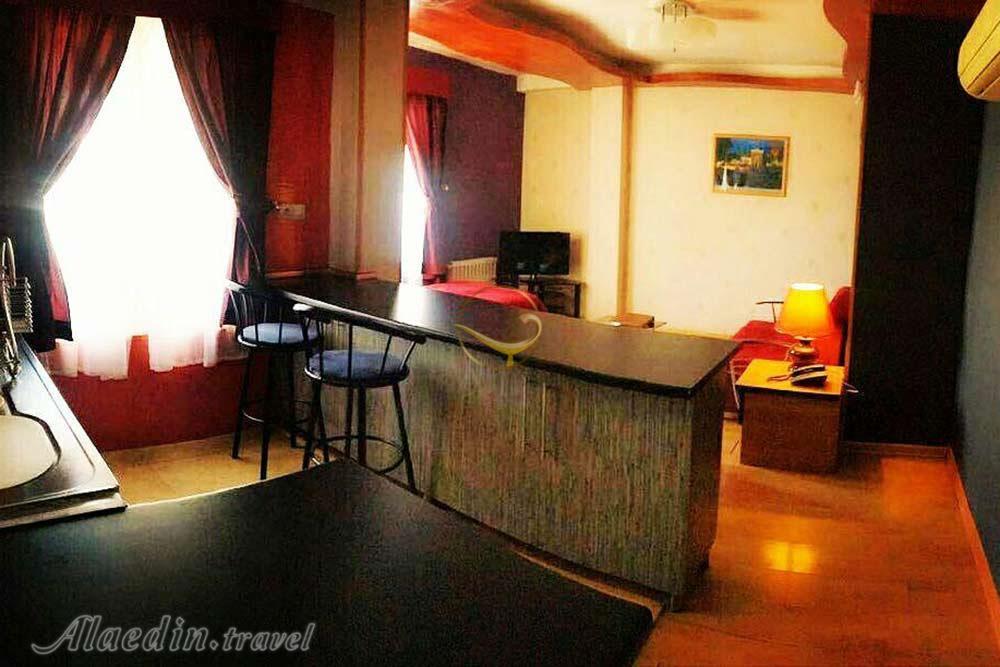 فضای سوئیت هتل آپارتمان تچر شیراز | علاءالدین تراول