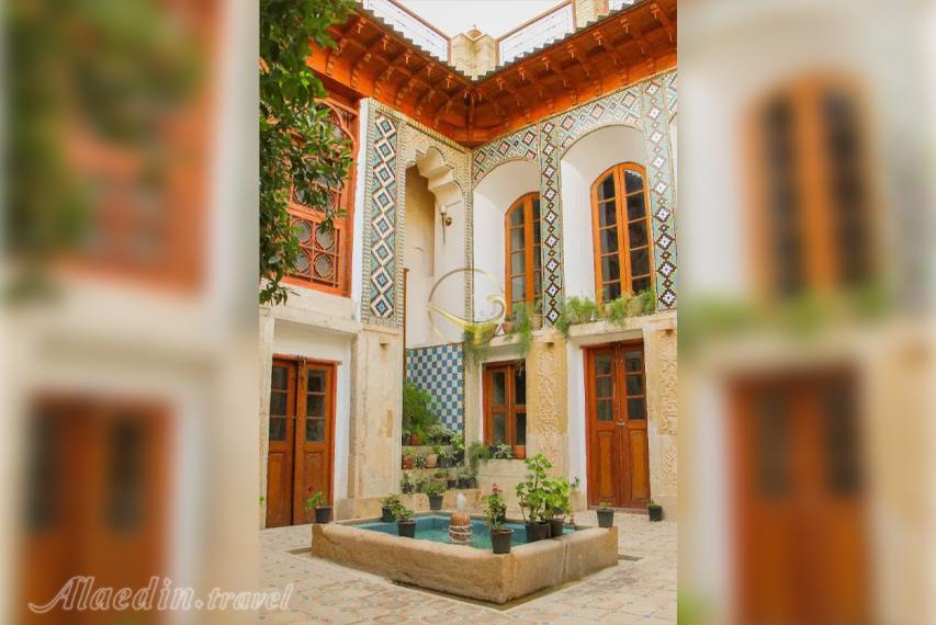 نمای حیاط خانه والاد شیراز | علاالدین تراول