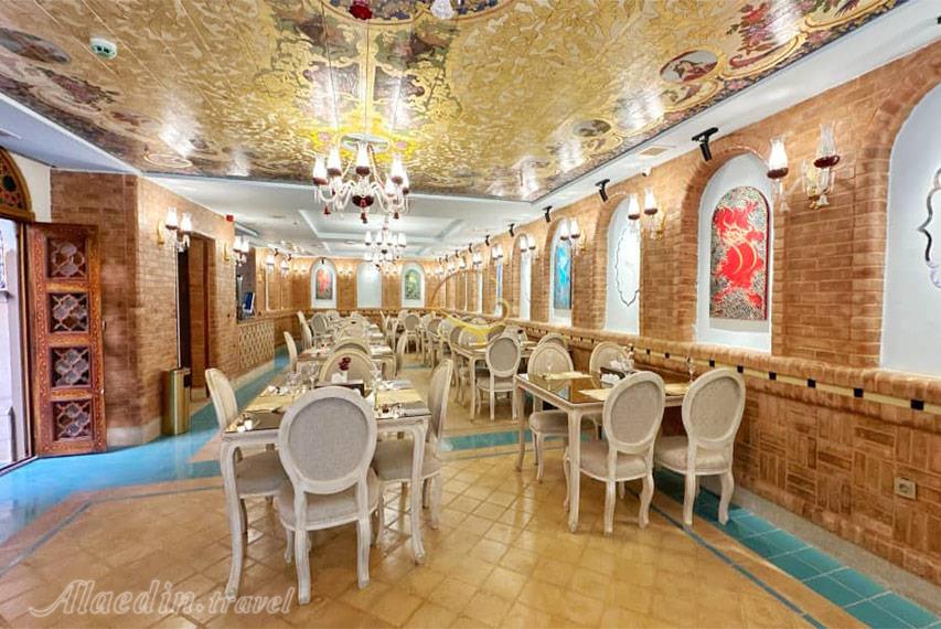 بوتیک هتل سنتی یوتاب شیراز | علاالدین تراول