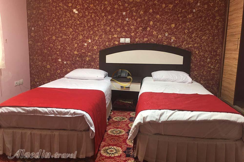 اتاق دوتخته تویین هتل 3 ستاره رضا شیروان | علاءالدین تراول