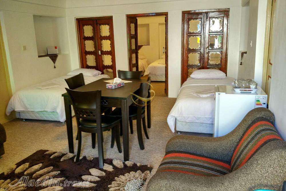 اتاق کانکت هتل سنتی خانه تاریخی طبیب شوشتر | علاءالدین تراول