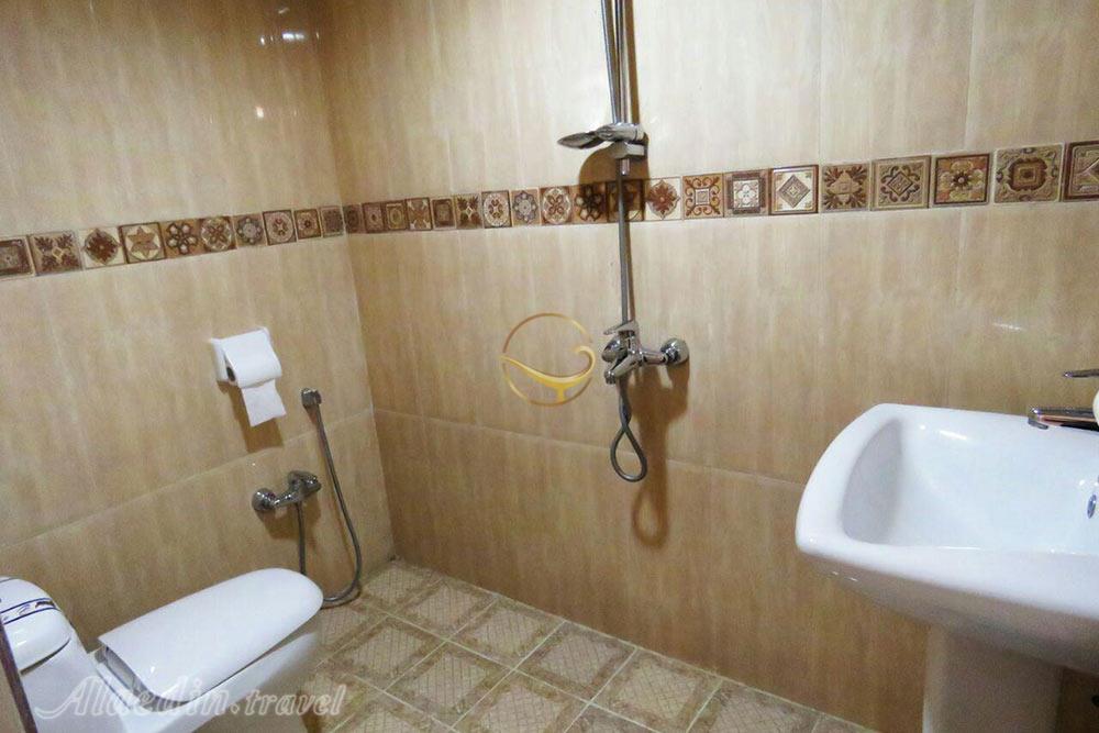 سرویس بهداشتی هتل سنتی خانه تاریخی طبیب شوشتر | علاءالدین تراول