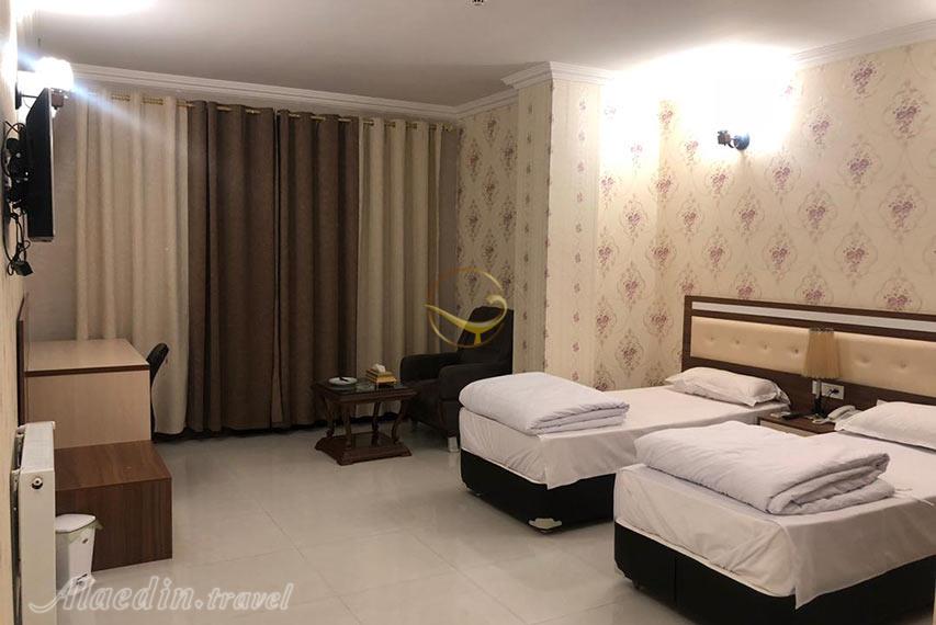 هتل عطر سیب سیرجان | علاءالدین تراول