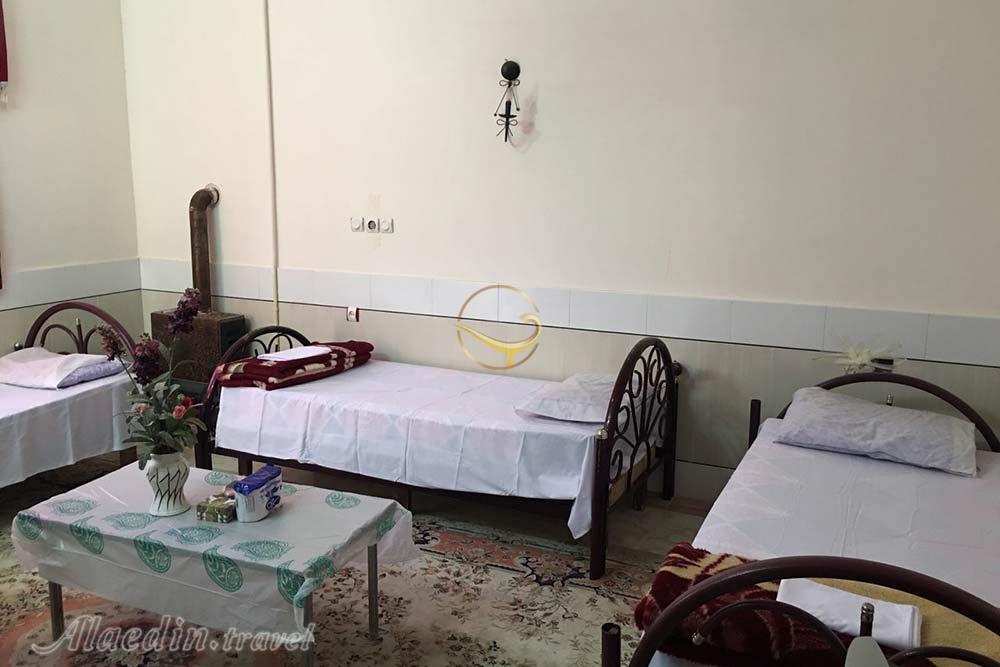 اتاق سه تخته هتل بهمن طبس | علاءالدین تراول