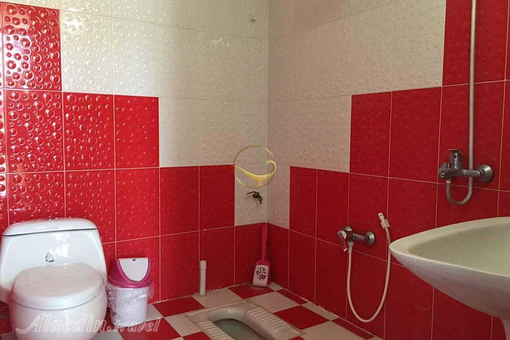 سرویس بهداشتی و حمام هتل بهمن طبس | علاءالدین تراول