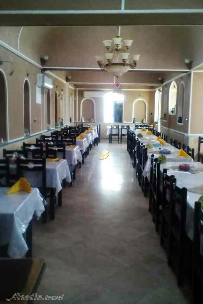 رستوران هتل 3 ستاره نارنجستان طبس | علاءالدین تراول