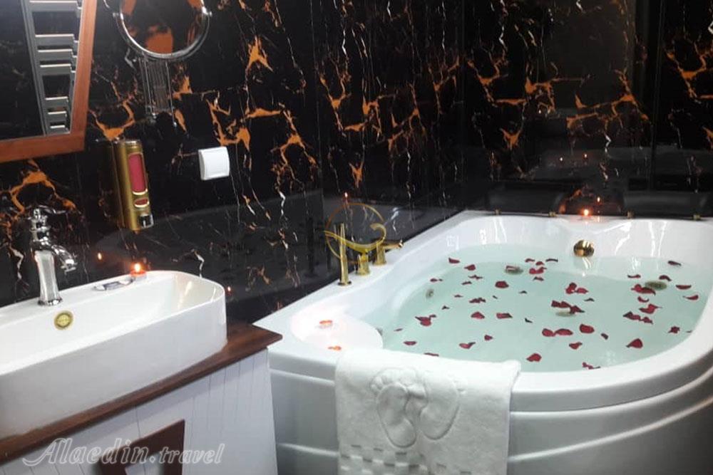 هتل سارای تبریز | علاءالدین تراول