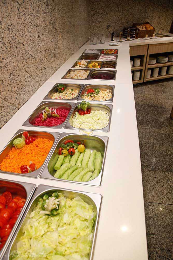 میز شام هتل 3 ستاره امیر تهران | علاءالدین تراول