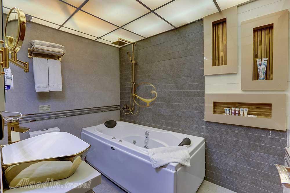 حمام و وان هتل 4 ستاره آرامیس تهران | علاءالدین تراول