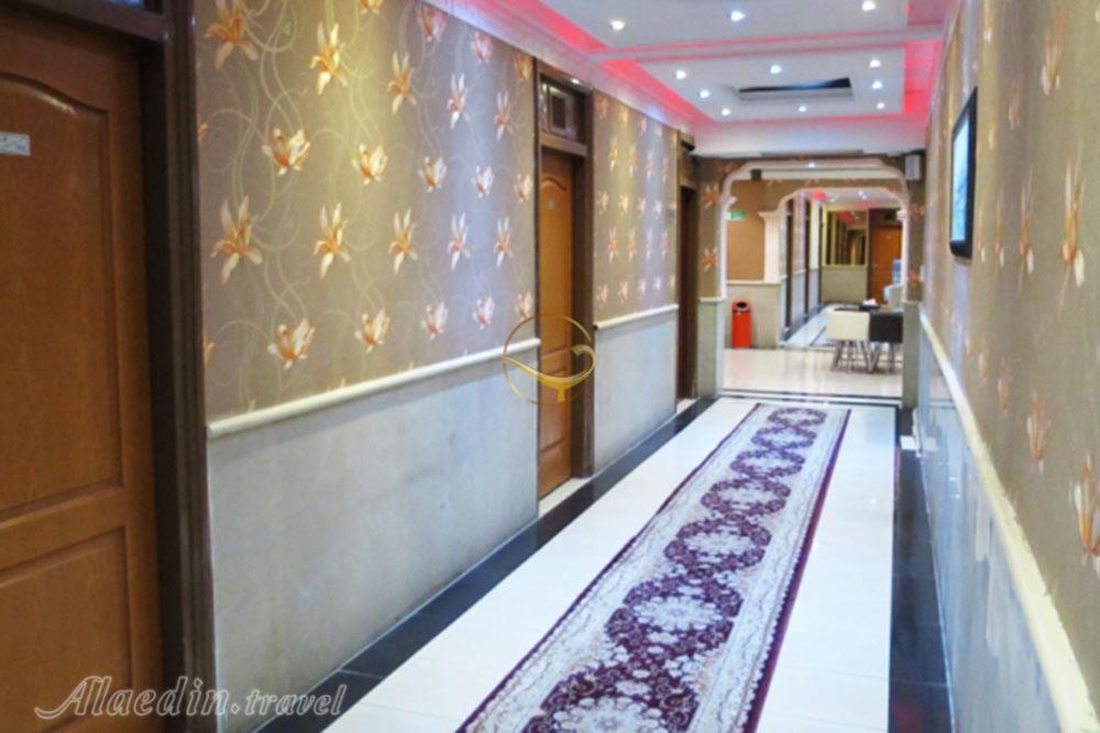 راهروی هتل آرمان تهران | علاءالدین تراول