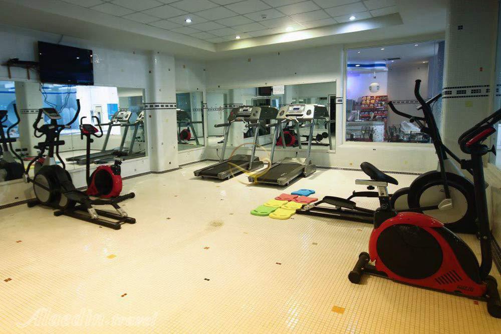 استخر هتل 4 ستاره آساره تهران | علاءالدین تراول