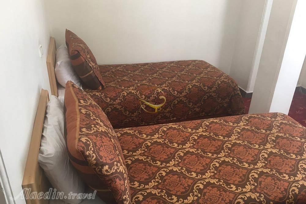 اتاق دو تخته تویین هتل آزادی تهران | علاءالدین تراول