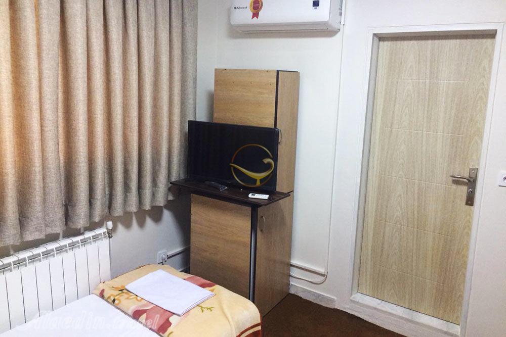 اتاق یک تخته هتل دانش تهران | علاءالدین تراول
