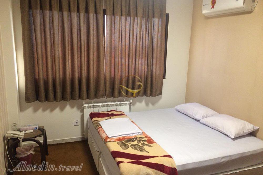 اتاق دبل هتل دانش تهران | علاءالدین تراول