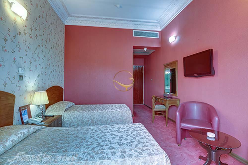 اتاق دو تخته تویین هتل 4 ستاره ارم تهران | علاءالدین تراول