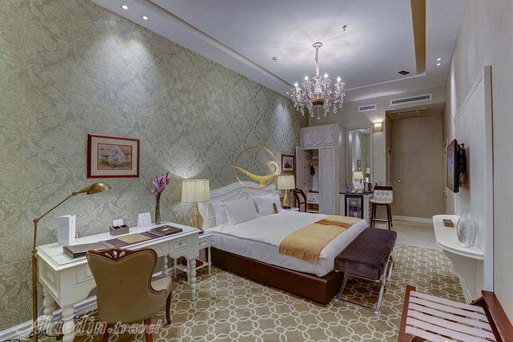 سوئیت رویال دو نفره هتل 5 ستاره اسپیناس پالاس تهران | علاءالدین تراول