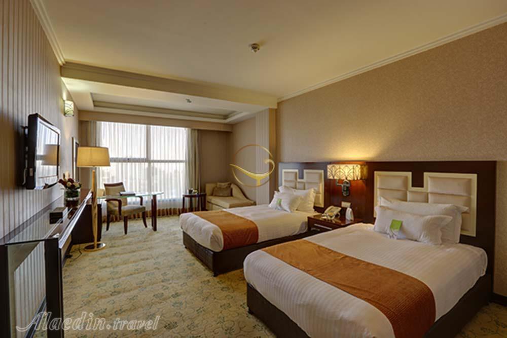 اتاق دوتخته تویین هتل 5 ستاره اسپیناس خلیج تهران | علاءالدین تراول