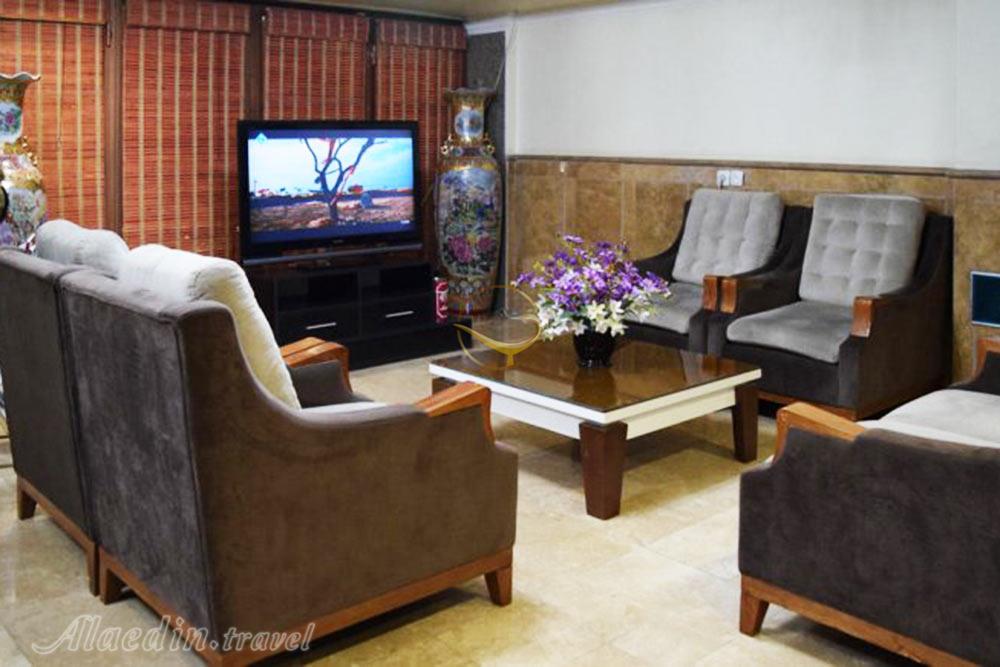 فضای نشیمن هتل آپارتمان استقبال تهران | علاءالدین تراول