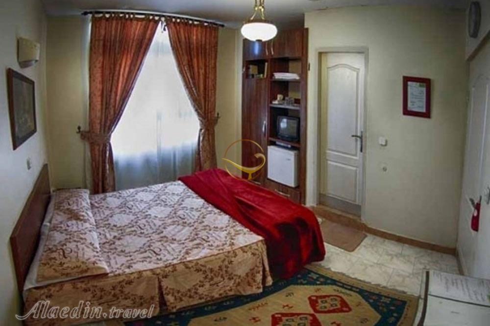 اتاق دو تخته دبل هتل گلستان تهران | علاءالدین تراول