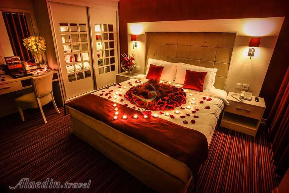 سوئیت رویال دو نفره هتل 4 ستاره هویزه تهران | علاءالدین تراول