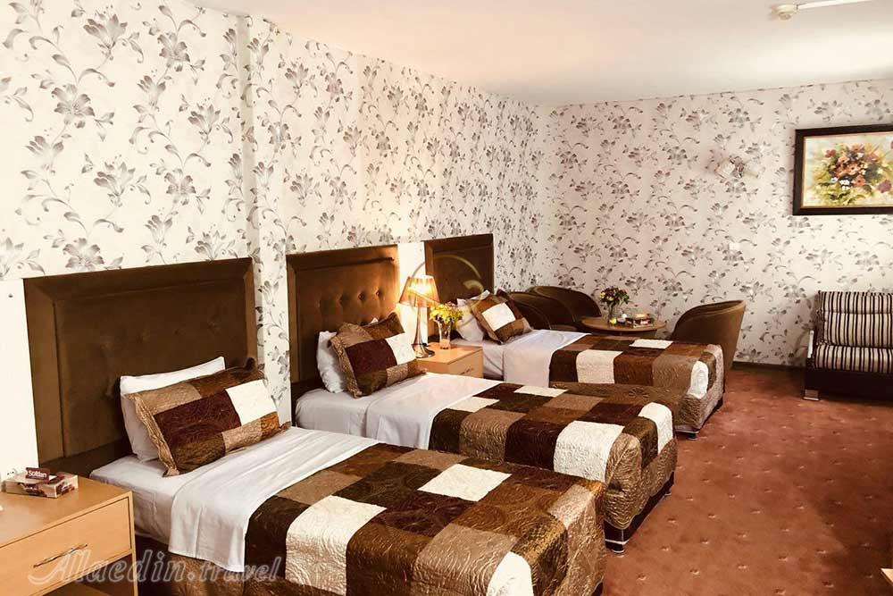 اتاق سه تخته هتل سه ستاره ایران تهران | علاءالدین تراول