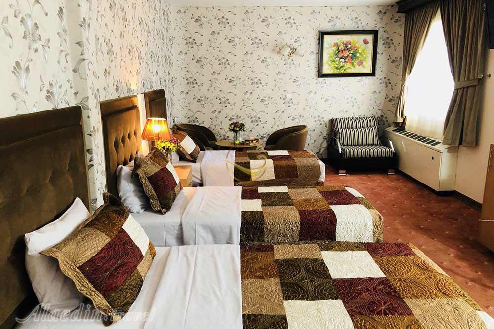 اتاق سه تخته هتل سه ستاره ایران تهران | علاءالدین تراول