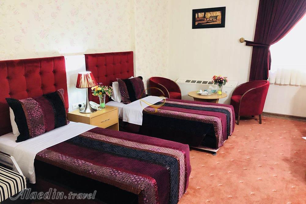 اتاق دو تخته تویین هتل سه ستاره ایران تهران | علاءالدین تراول