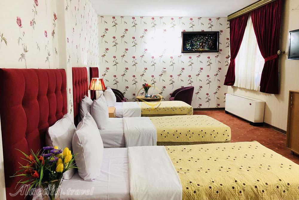 اتاق سه تخته هتل سه ستاره ایران تهران | علاءالدین تراول