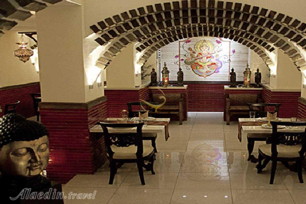 کافه رستوران هتل 3 ستاره جهان تهران | علاءالدین تراول