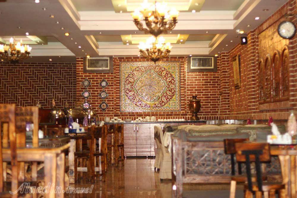 رستوران سنتی هتل آپارتمان 3 ستاره کیمیا تهران | علاءالدین تراول