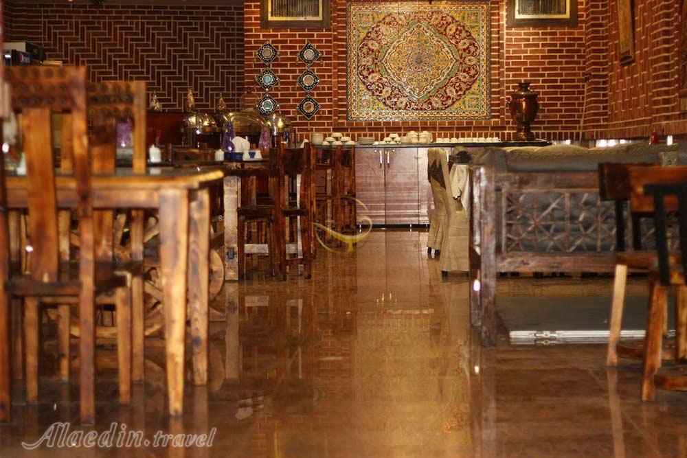 رستوران سنتی هتل آپارتمان 3 ستاره کیمیا تهران | علاءالدین تراول