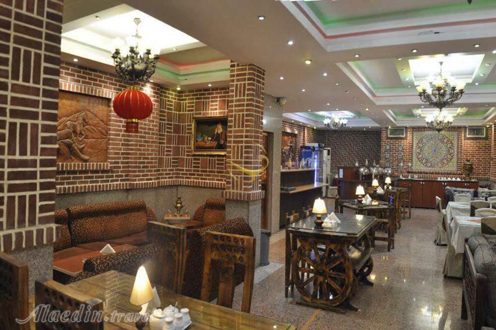 رستوران سنتی هتل آپارتمان 3 ستاره کیمیا تهران | علاءالدین تراول