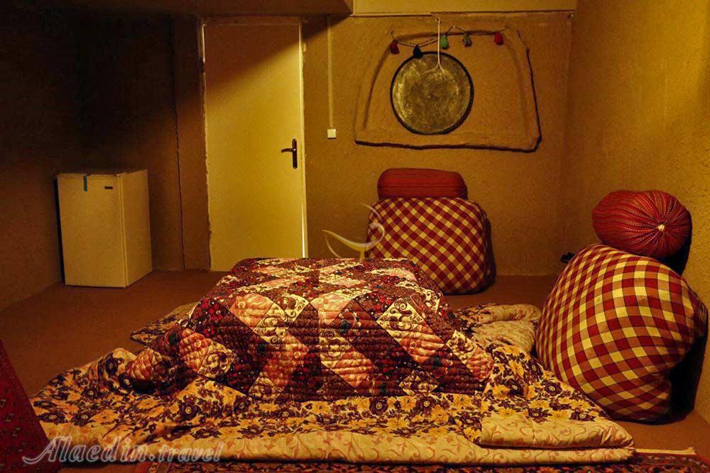 اقامتگاه بوم گردی ملیچ تهران | علاءالدین تراول