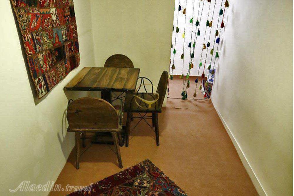 اقامتگاه بوم گردی ملیچ تهران | علاءالدین تراول